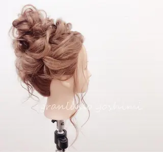 ヘアアレンジ GRANLUSSO 〜グランルッソ駅前店所属・木口 嘉美のヘアスタイル