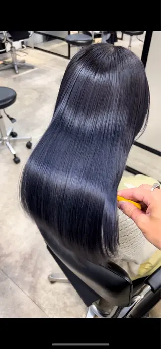 ロング カラー 及川シゲル 髪質改善講師のヘアスタイル