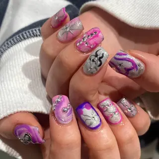 ネイル カンナ【Y2Kネイル /コーンロウ】のネイルデザイン