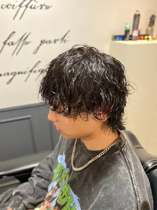 ミディアム パーマ メンズ ラヴィニュースタンダードバーバー浜松町店所属・CHIBA RUKIYAのヘアスタイル