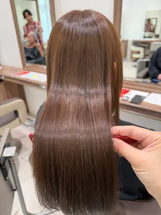 ロング 藤井 真奈美のヘアスタイル