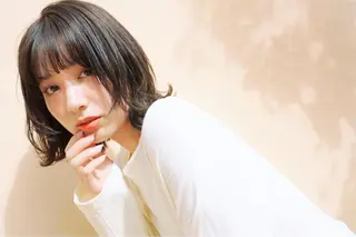 ミディアム 金丸 理子のヘアスタイル