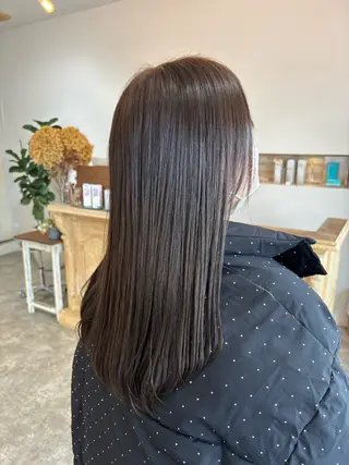 ロング 亀田 萌奈のヘアスタイル