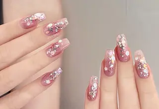 ネイル pink ladyサロン所属・べ にのネイルデザイン