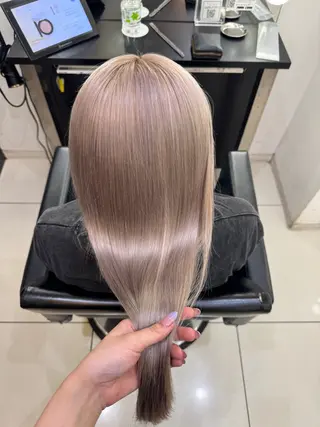 ロング カラー ヘアアレンジ minto/ 似合わせ/ハイトーンのヘアスタイル