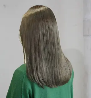 ミディアム 原田 絵里華のヘアスタイル