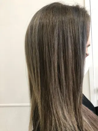 ロング カラー WHITE所属・WHITE 田中智之のヘアスタイル