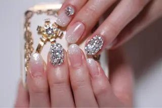 ネイル ママリンド　志村坂上店所属・しみ えんのネイルデザイン