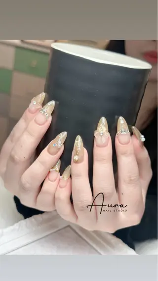ネイル Aura Nail Studioのネイルデザイン