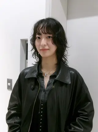 ミディアム パーマ ✂︎ウルフカット /レイヤーカット✂︎のヘアスタイル