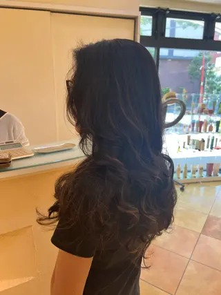 ロング カラー 最高の髪質改善🩵 艶カラー 惠美のヘアスタイル