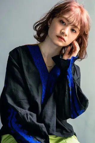 ミディアム LAUREN 公式／大通のヘアスタイル