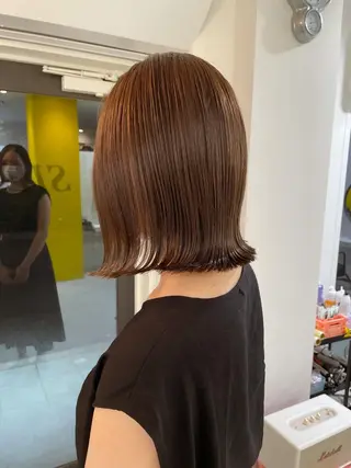 ミディアム Koto🌿 ブリーチなしカラーのヘアスタイル