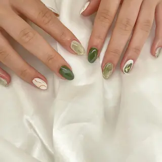 ネイル essence所属・pétit maakoのネイルデザイン