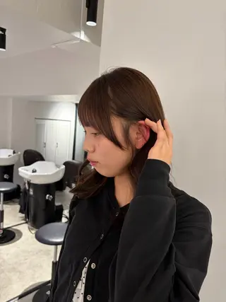 セミロング カラー UNBIRTHDAY いずみのヘアスタイル