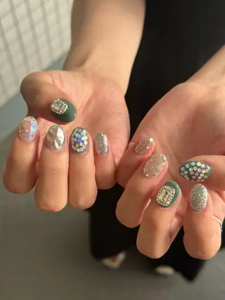 ネイル La vie est belle.所属・ラヴィエベル なつみのネイルデザイン