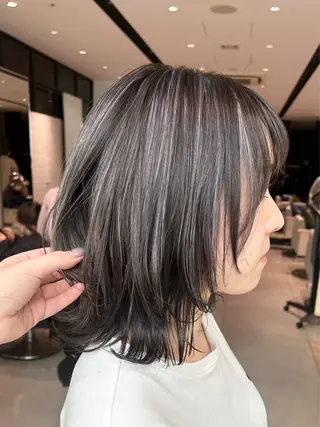 セミロング stair:case 武蔵小杉店所属・艶カラーリスト 牛込萌香のヘアスタイル