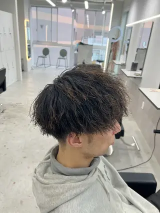 パーマ メンズ maya レイヤーカットのヘアスタイル