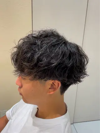 ミディアム パーマ メンズ 本厚木｜縮毛矯正/ 酸性スト専門サロンのヘアスタイル