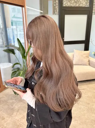 ロング カラー 藤井 貴美子のヘアスタイル