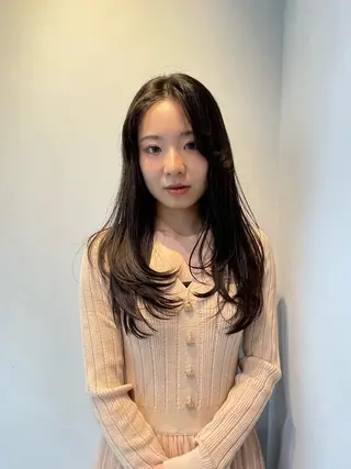 ロング レイヤー/小顔矯正 透明感カラー✨生真のヘアスタイル