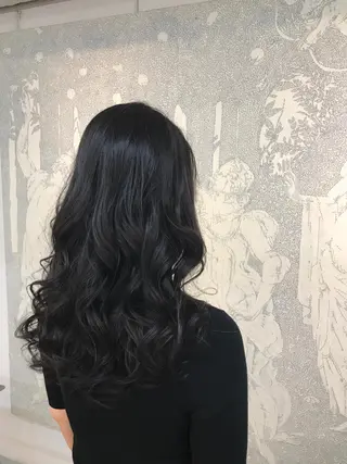 ロング アルファ シェリのヘアスタイル