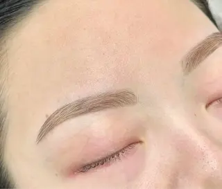 アイブロウ Lumiere Beauty Salon池袋所属・y. ayaのマツエク・マツパデザイン