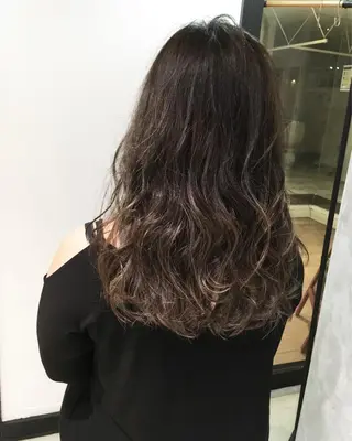 ロング カラー 國村 優のヘアスタイル