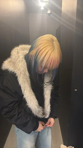 ショート カラー HIKARI🐈⬛ レイヤー×デザインのヘアスタイル