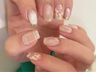 ネイル essence所属・pétit maakoのネイルデザイン