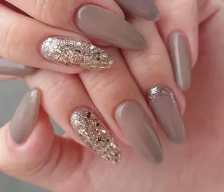 ネイル ゲン レイカのネイルデザイン