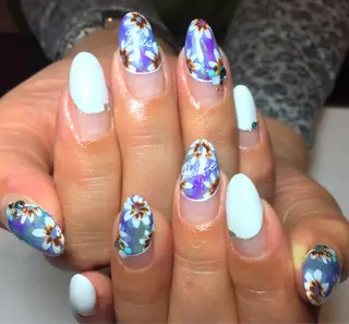 ネイル Li'leaNail AINAのネイルデザイン