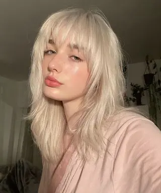 ミディアム カラー ヘアアレンジ mina 🌷のヘアスタイル