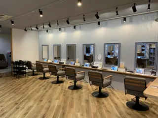 髪質改善カラーズ カフェプラスのヘアスタイル