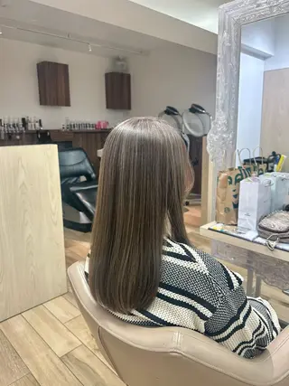 ロング 久枝 世愛のヘアスタイル