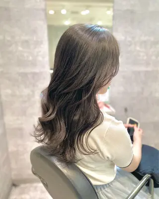 セミロング _WHITE難波店[アンダーバーホワイト]所属・艶カラー/髪質改善 /韓国風/中村嘉秀のヘアスタイル