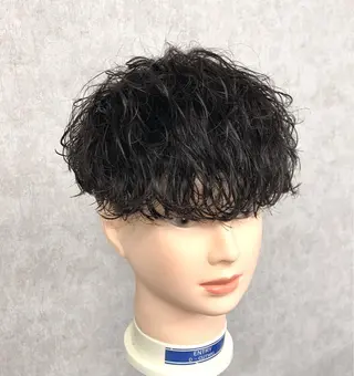 パーマ メンズ ショート、韓国メンズ ヘアのかつらぎのヘアスタイル