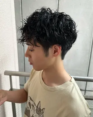 パーマ メンズ 小嵩 峻平のヘアスタイル