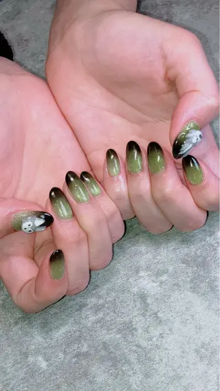 ネイル haleyume所属・shino🌟 痛ネイルのネイルデザイン