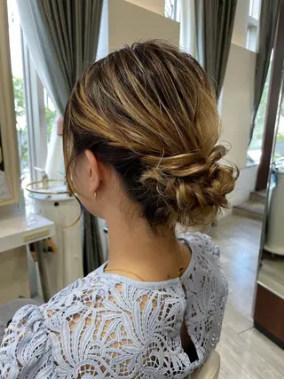 セミロング ヘアアレンジ 豊田 智美のヘアスタイル