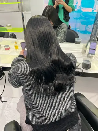 ロング カラー パーマ ヘアアレンジ 透明感ブリーチカラー 🌈TOMOHIROのヘアスタイル