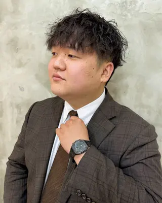 パーマ メンズ eTONe所属・志賀 あずみのヘアスタイル