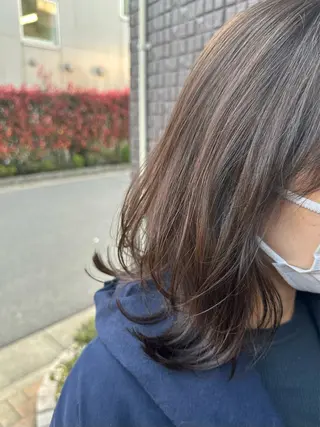 ミディアム カラー TotalBeautysalonCURE所属・CURE 朱梨のネイルデザイン