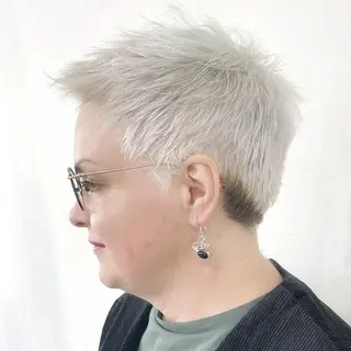 ショート Lien所属・衣笠 雅俊のヘアスタイル