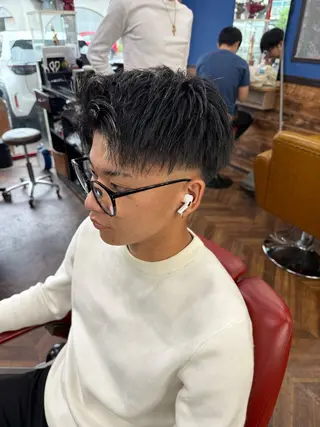 メンズ hair CROWN所属・メンズ特化型美容師 髙橋玲生/フェードのヘアスタイル