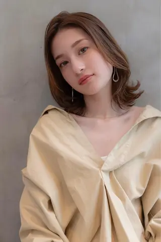 ミディアム カラー 🉐レイヤー/塩見 弘樹🉐渋谷のヘアスタイル