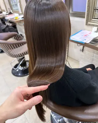 ロング 早坂 裕真のヘアスタイル
