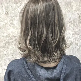 ミディアム カラー 明石遼/ベージュ / ピンクのヘアスタイル