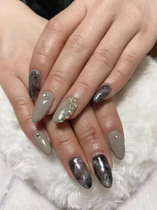 ネイル The Best Beauty受付担当のヘアスタイル