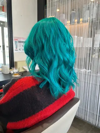 カラー 川村 綾のヘアスタイル